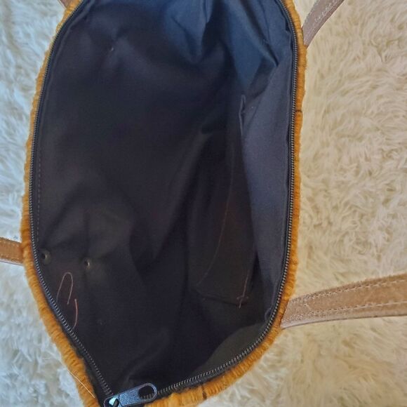 Hand Made Wool Tote Bag - Picture 6 of 7